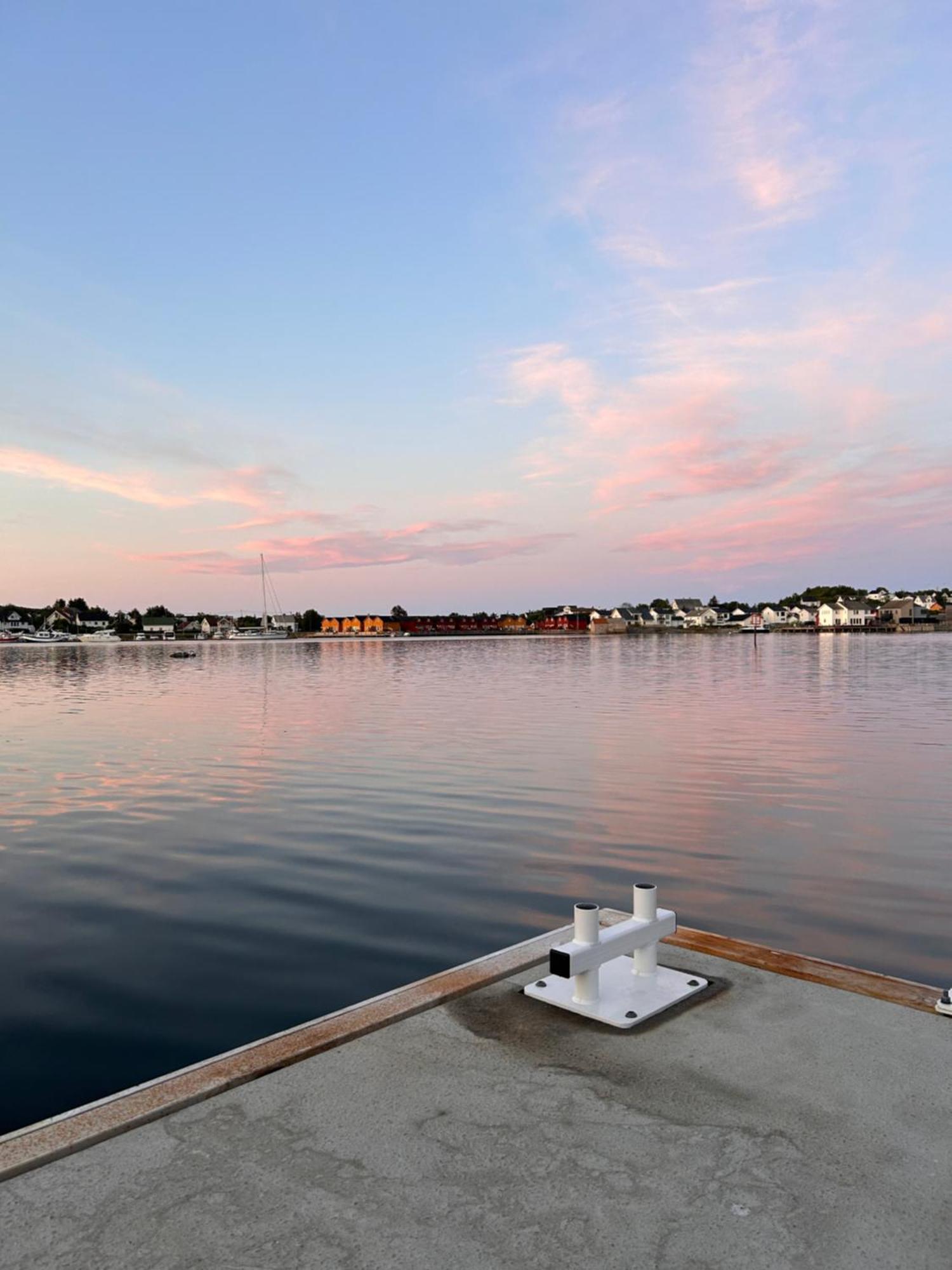 #Lofoten Leilighet Ved Sjoen Ballstad Exterior foto